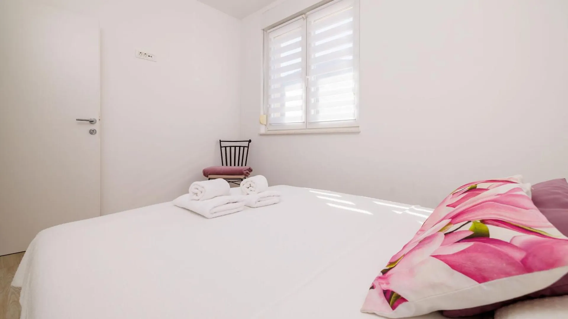 Apartments Margita 2 Tribalj
